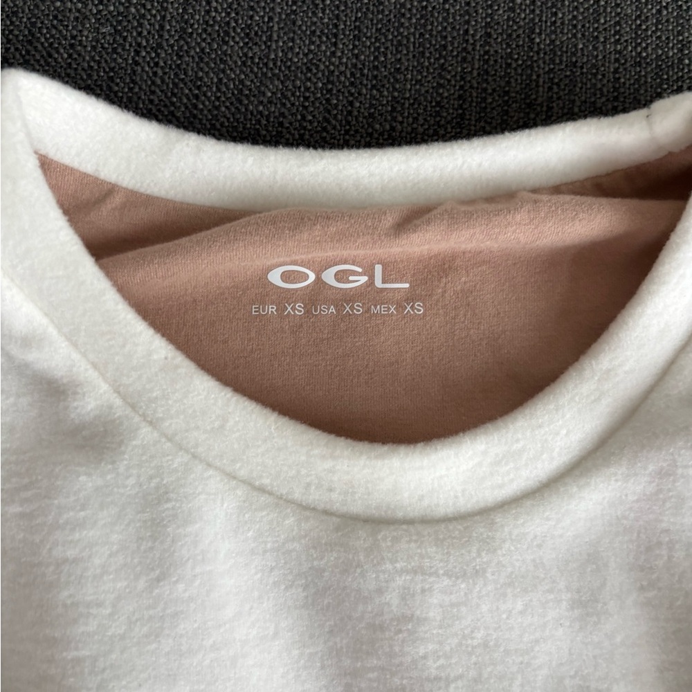 OGL prowarm long sleeve shirt with built in bra - Picture 3 of 5